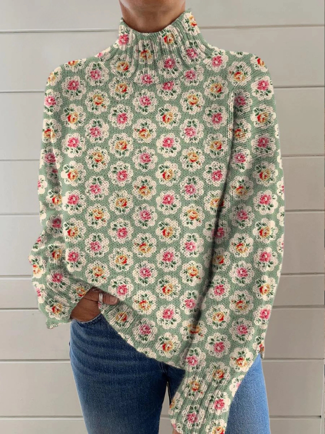 CHLOE | LOVELY FLORAL TURTLENECK