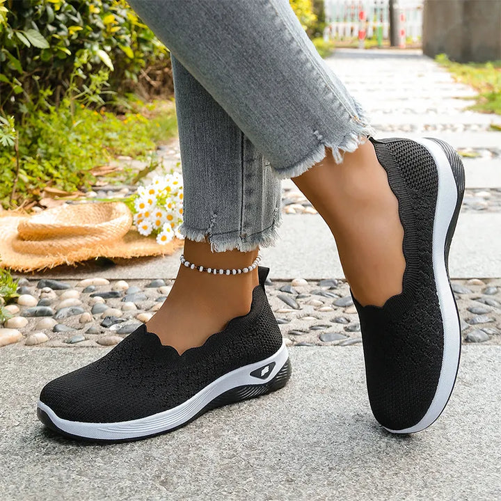 GINA | LIGHTWEIGHT &amp; COMFORTABLE WALKING SNEAKERS