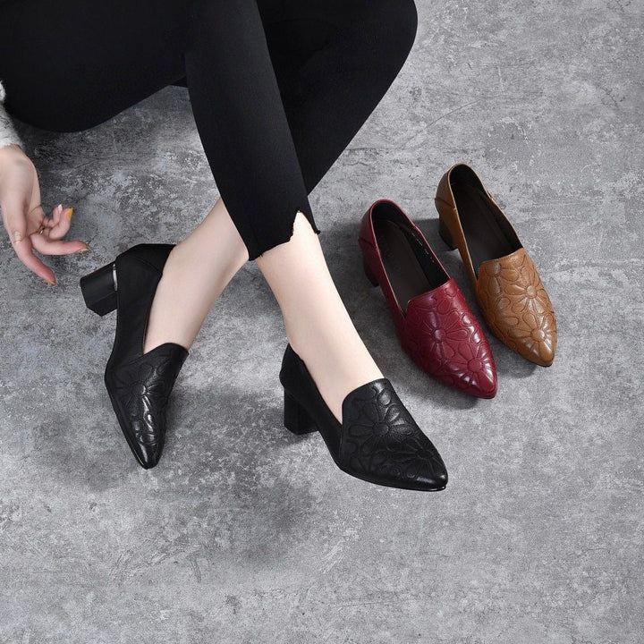 ESTENNA | SOFT VEGAN LEATHER EMBROIDERED PUMPS