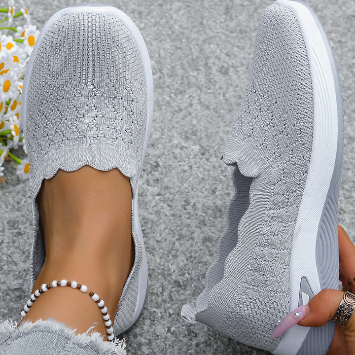 GINA | LIGHTWEIGHT &amp; COMFORTABLE WALKING SNEAKERS