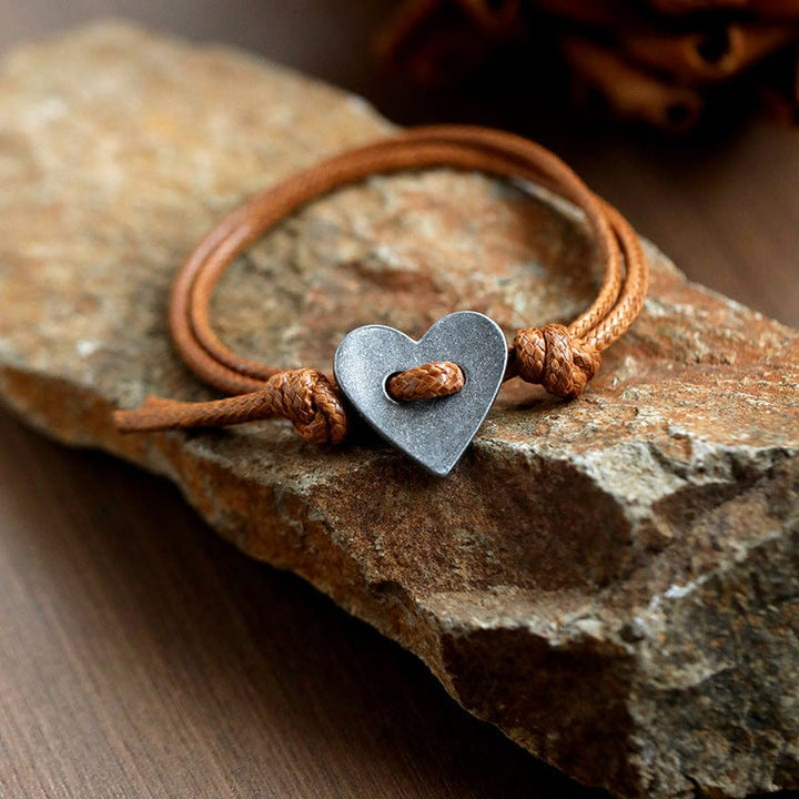 NIA | SYMBOL OF LOVE BRACELET
