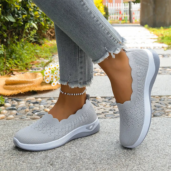 GINA | LIGHTWEIGHT &amp; COMFORTABLE WALKING SNEAKERS