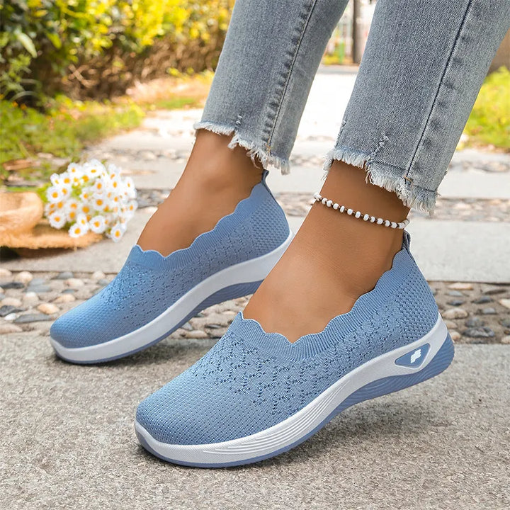 GINA | LIGHTWEIGHT &amp; COMFORTABLE WALKING SNEAKERS