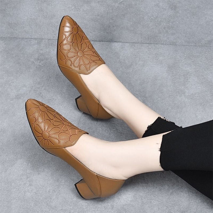 ESTENNA | SOFT VEGAN LEATHER EMBROIDERED PUMPS