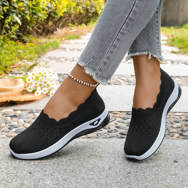 GINA | LIGHTWEIGHT &amp; COMFORTABLE WALKING SNEAKERS