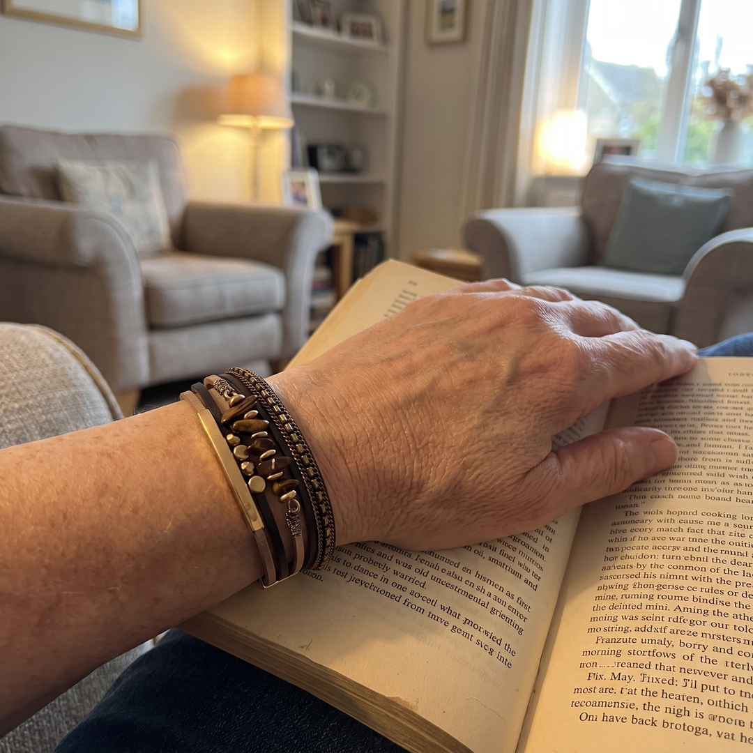 MABEL | TIGER EYE CHIP FAUX LEATHER BRACELET